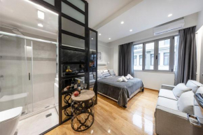The Monastiraki Metro Lux Suite!